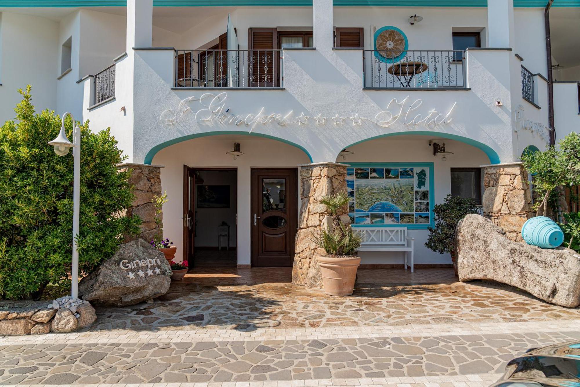 I Ginepri Hotel Cala Gonone Exterior photo